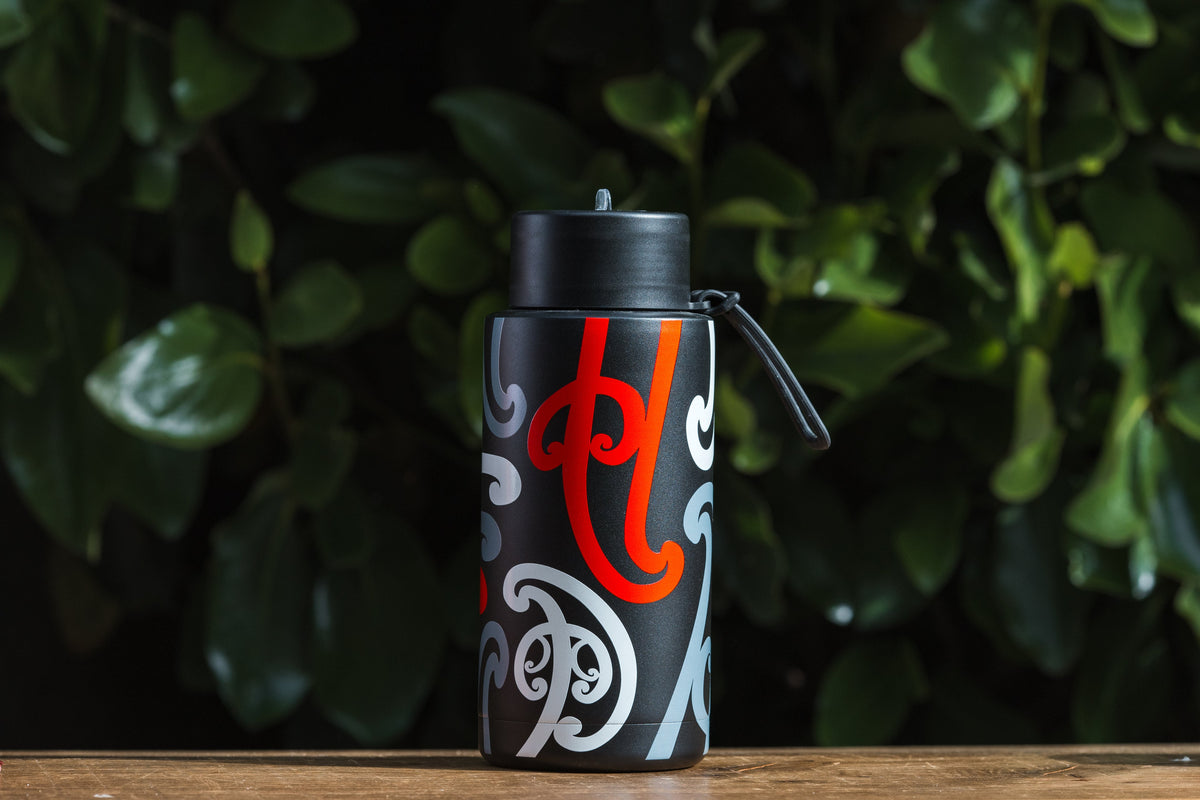 TE WAI O TE WHENUA - 1L Drink Bottle – image 5