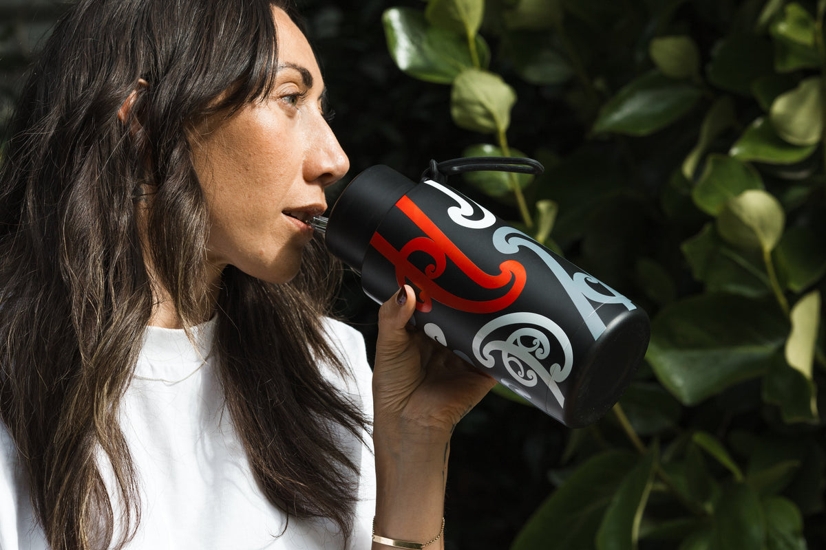 TE WAI O TE WHENUA - 1L Drink Bottle – image 4